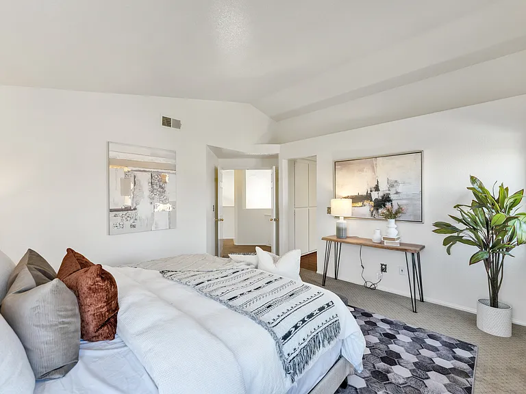 6587 Shawna Ave — Photo 17