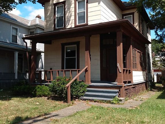 4th image of 2556 Indianola Ave