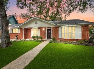 8310 Langdon Ln, Houston, TX 77036