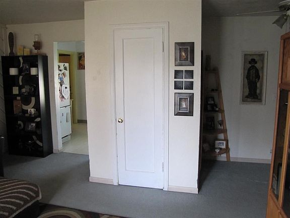 4th image of 1922 W 4th Ave