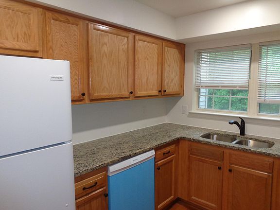 5th image of 12149 Chaucer Ln