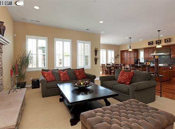 4th image of 3119 Martingale Dr