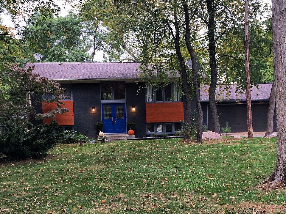 2nd image of 7215 Thorncrest Dr SE