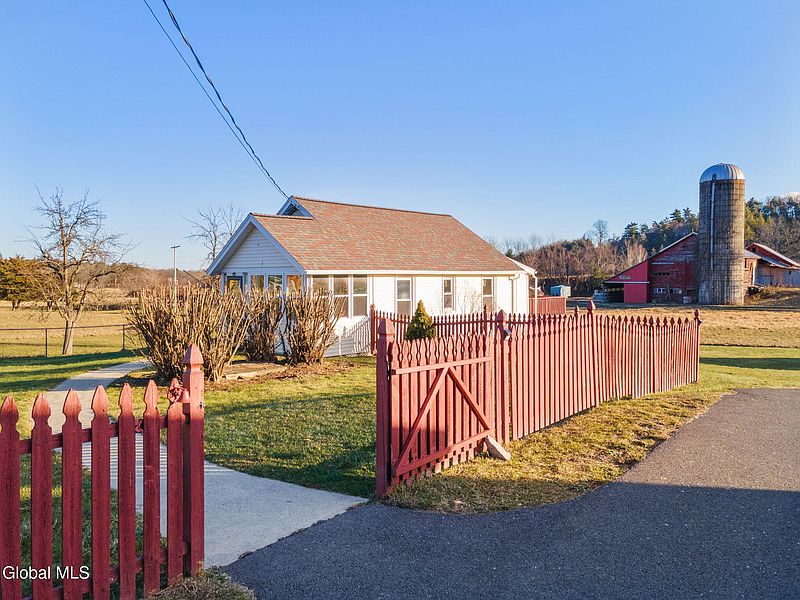 3rd image of 1885 Tarrytown Road