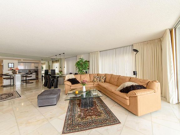 4th image of 4200 S Ocean Blvd