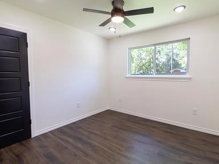 1310 Eleanor St — Photo 24
