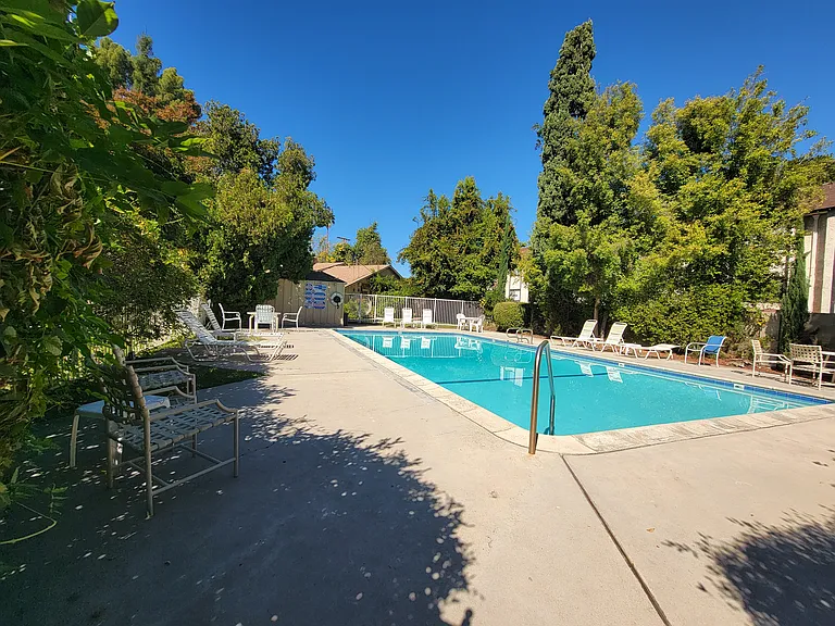 13530 Leadwell St #5 — Photo 16