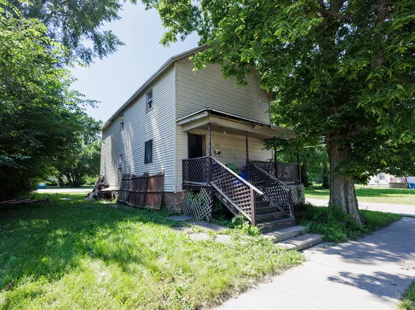 854 E Locust St, Kankakee, IL 60901
