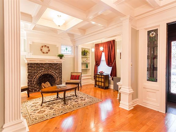 4th image of 675-677 Clifton Ave