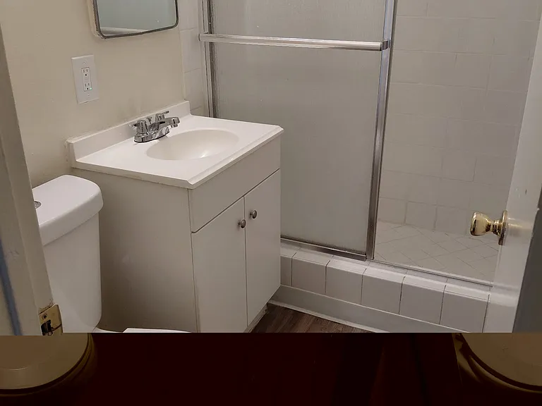 Berkley Square Apartments — Photo 7