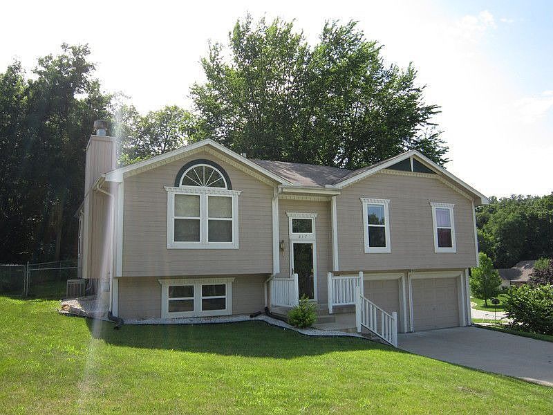 1st image of 317 NW Leanne Ln