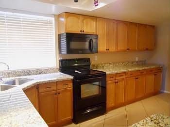 5th image of 3320 E Everett Dr
