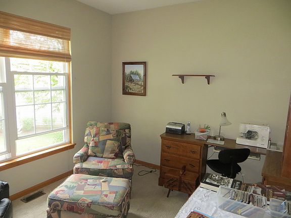 3rd image of 74 Ashbrook Ct