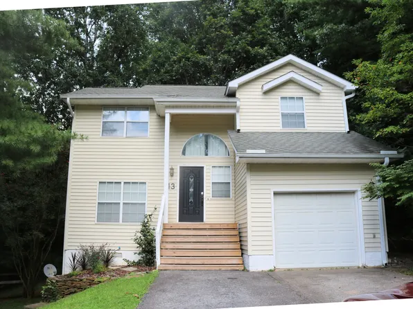 13 Tarragon Pl, Flat Rock, NC 28731