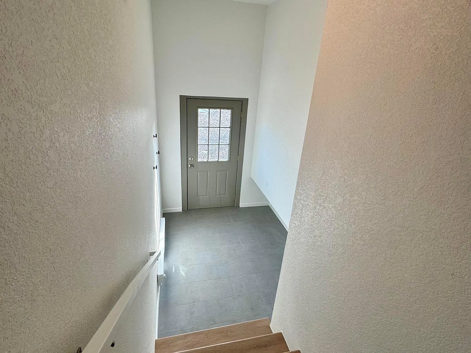 2 bed, 1200 sqft, $2,200 — Photo 4