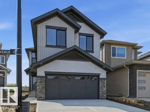 911 18th Ave NW, Edmonton, AB T6T 2N2