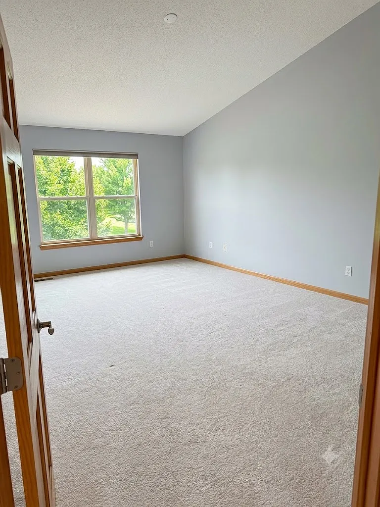 2 bed, 1374 sqft, $2,350 — Photo 3