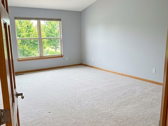 3rd image of 1663 S Candlestick Way