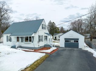 23 Villa Dr, Essex Junction, VT 05452