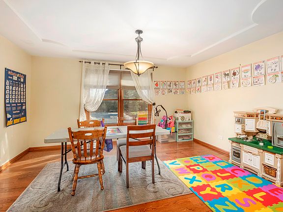 4th image of 4955 Westhill Cir