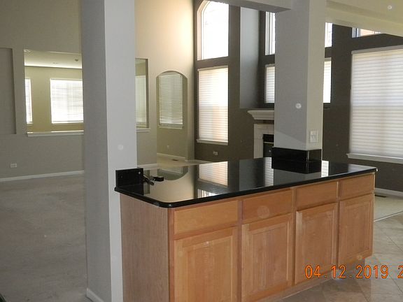 5th image of 879 Forest Glen Ct