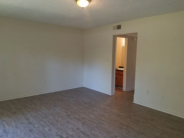 110 Chalfont Dr — Photo 15