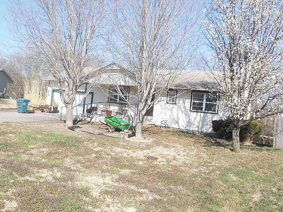 3rd image of 636 S Dublin Dr