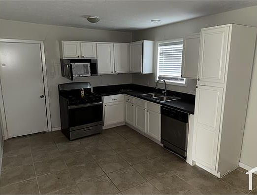 2nd image of 704 Grafton St
