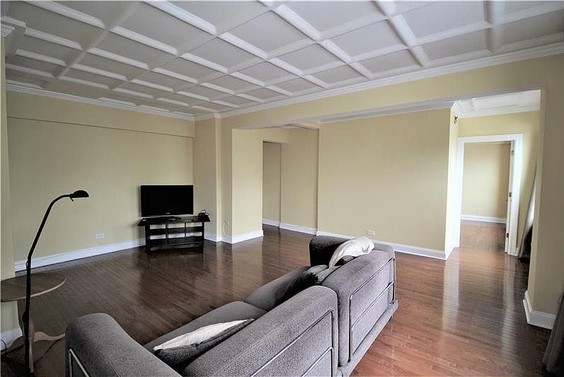 1st image of 1211 N La Salle St #1402