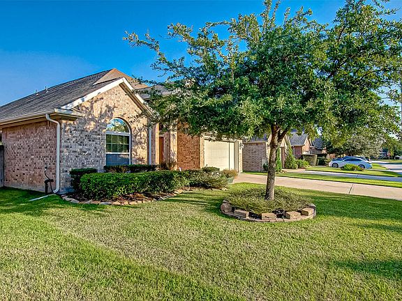 3rd image of 15822 Eldora Springs Ct