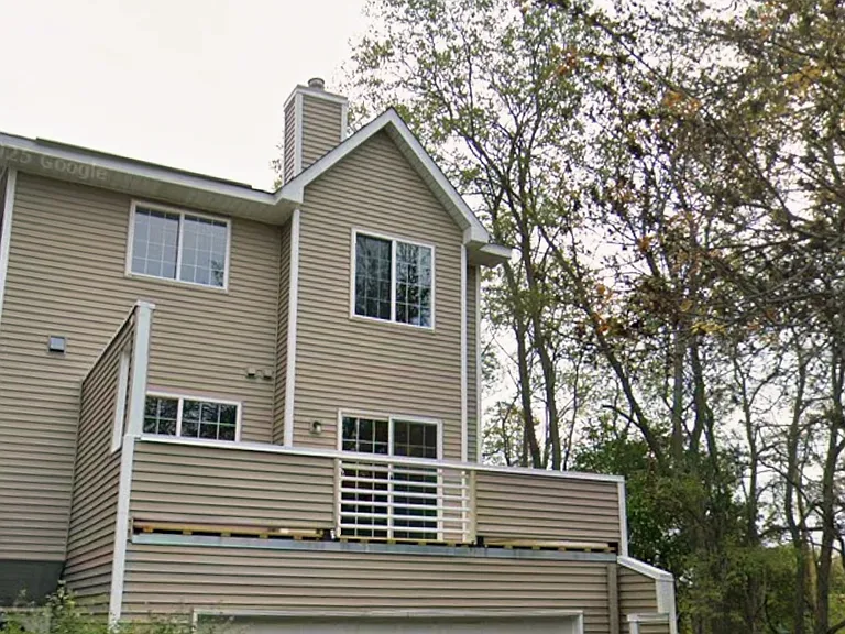10912 Johnson St NE — Photo 1