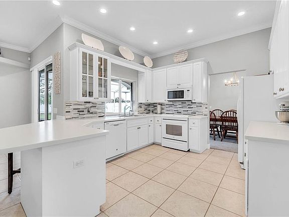 4th image of 281 Ruby Lake Ln