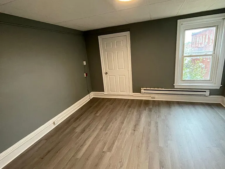 201 E High St — Photo 8