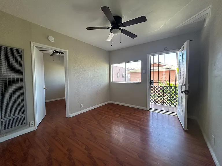 1104 Cherry Ave #1104 — Photo 3