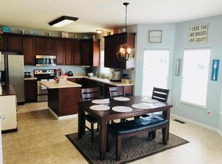 156 Chestnut Estates Dr, Commercial Point, OH 43116