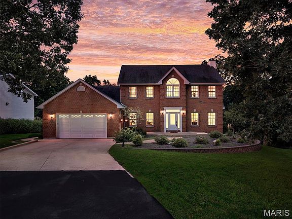 2nd image of 10 Grand Oaks Est