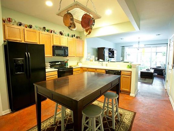2nd image of 10141 Pink Palmata Ct
