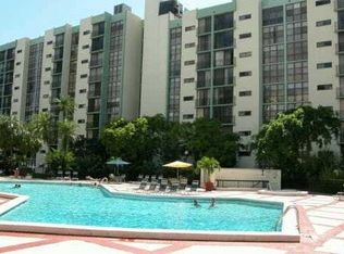 16919 N Bay Rd APT 114, Sunny Isles Beach, FL 33160