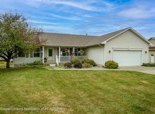 1215 Lois Ln, Saint Johns, MI
