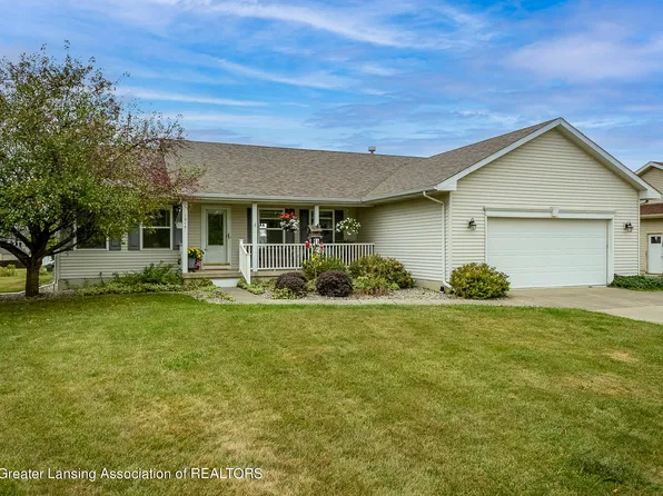 1215 Lois Ln, Saint Johns, MI 48879