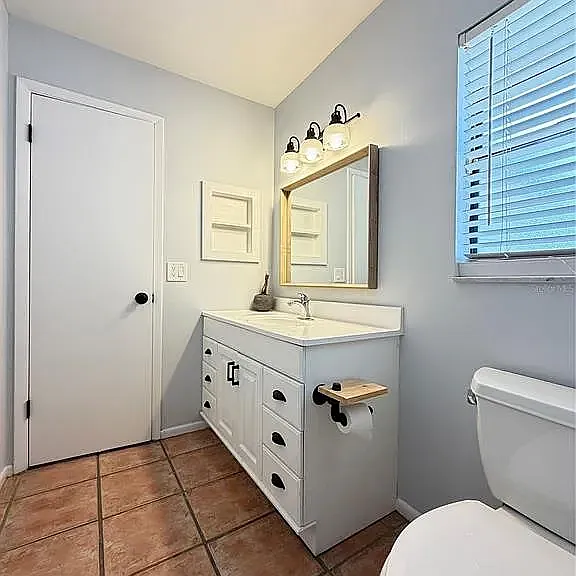 9923 Castleton St — Photo 2