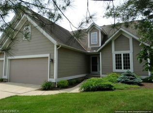 102 Wynewood Pl, Chardon, OH 44024