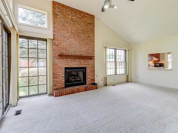 4th image of 1424 Dickens Ct #1424