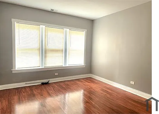 2 bed, 862 sqft, $1,300 — Photo 2