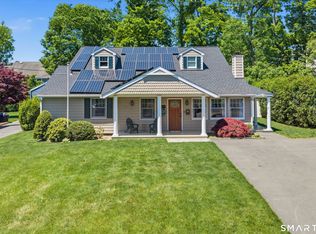 39 Kenilworth Dr W, Stamford, CT 06902