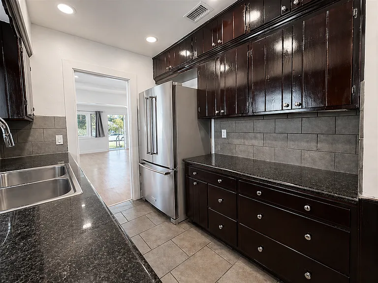 5434 Adams Ave — Photo 6