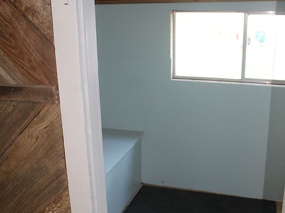 2nd image of 903 N 14th St