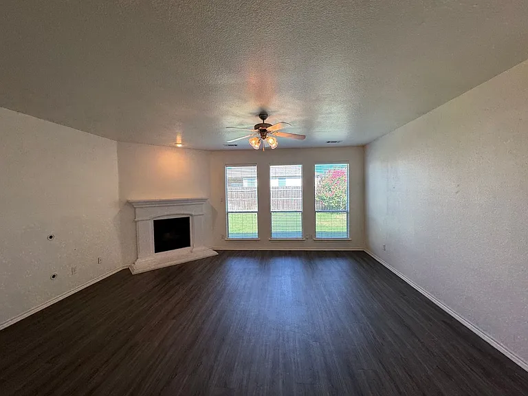 6109 Melanie Dr — Photo 17