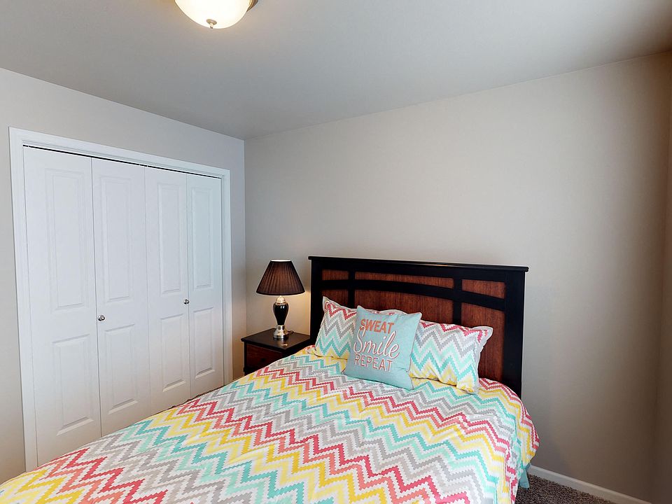 Upper level bedroom
