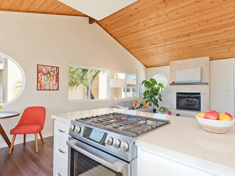4587 Bermuda Ave — Photo 10